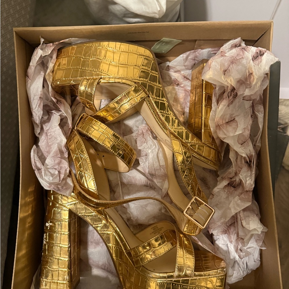 Jessica Simpson Gold Croc-Embossed Platform Heels